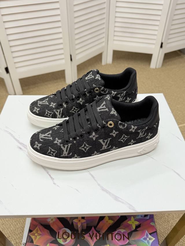 Lv-路易威登 奢牌运动休闲鞋，进口原版牛皮材质，丝绸牛皮网布内里 高档舒适，原版大底轻盈耐磨！纯手工制作，细节决定品质！39-44。 45定做不退换 T3