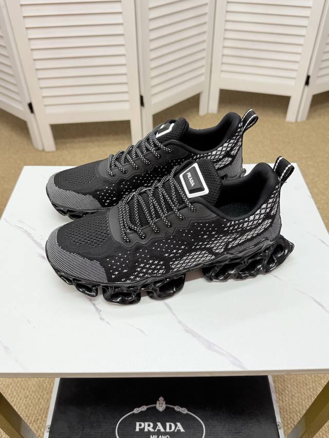 Prada-普拉达 官网同步 专柜品质 欧洲走秀款 鞋面进口原版牛皮面料 简而不凡 奢而不华 此款演绎着恰到好处 真皮内里 羊皮内里 特供大底 尺码 Size
