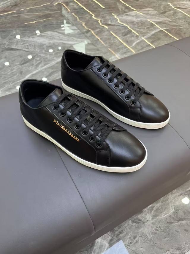 出厂价P 实价 Dg男士小牛皮运动鞋 Portofino Yacht 鞋履,设计简约百搭,鞍皮鞋底别具巧思。Dolce &G徽标尾翼锦上添花。 进口牛皮+橡胶大