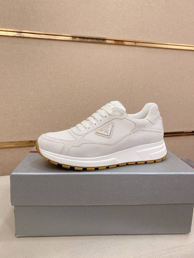 工厂P价 高版本 高品质新款Prada 普拉达 专柜同步上市， 新款男鞋、面料精选头层牛皮高超工艺制作而成。内里:全牛皮内里。高端气垫开模防滑橡胶大底，精美线条