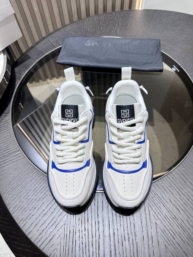 Givench* 高端精品 Size：39-44 38.45订做 光滑和镂空牛皮革运动鞋 复古设计 侧面饰以白色Givenchy Logo印花 鞋带搭配小号银色