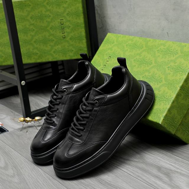 商品商标：Gucci 古驰 休闲鞋 正码码数: 38-45 商品材料：精选牛皮鞋面 羊皮内里 橡胶大底