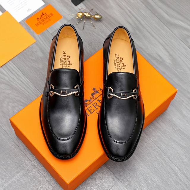 商品商标：Hermes 爱马仕 商务套脚皮鞋 正码码数: 38-44 45.46订做不退换 商品材料：精选牛皮鞋面 牛皮内里 原版大底