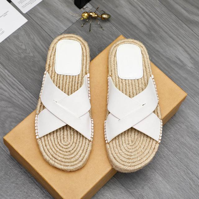商品商标： 杰尼亚拖鞋 正码码数: 38-46 商品材料：精选 头层牛皮鞋面 麻绳组合生胶鞋底！
