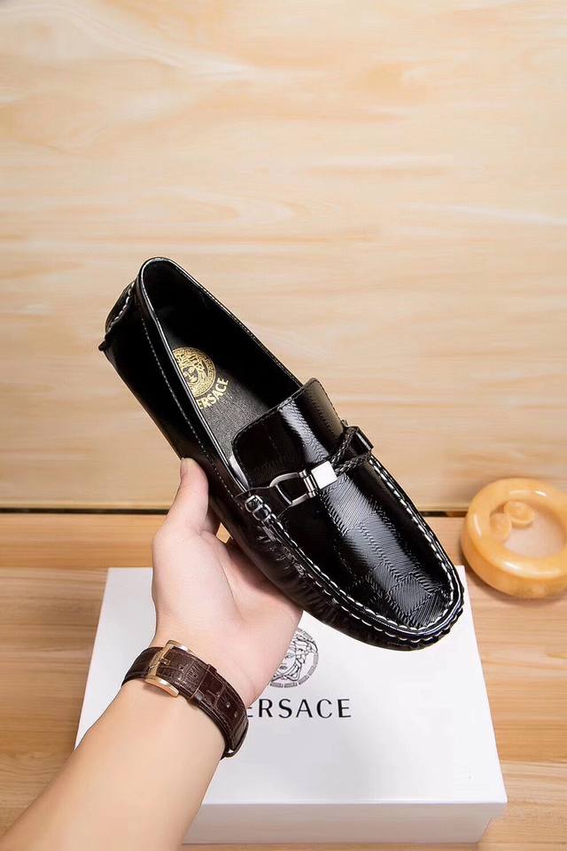 品牌范思哲，官方旗舰店新款，鞋面头层进口牛皮，舒适透气羊里，原版进口耐磨橡胶底， 精致优雅男士心备佳品，面料精美，精致简单鞋面尽显品牌低调优雅，适合四季衣橱，无