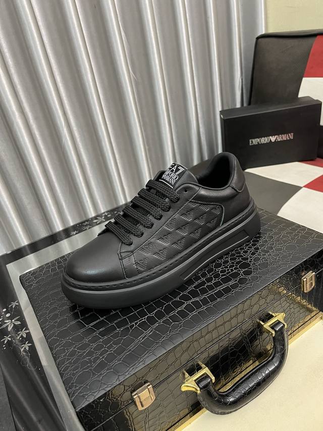 出厂价Pp： 阿玛尼 Armani Exchange 最新春夏款休闲男鞋，欢迎1:1对比，爆单款香港专柜休闲鞋，专柜品质，支持验货，优质做工，鞋面采用意大利进口