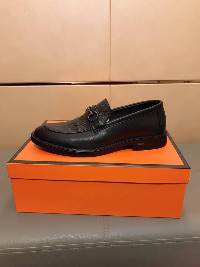 出厂价P Gucci 古奇 最新男士休闲小皮鞋高端男士百搭单品，进口原版压花牛皮，猪皮内里打造极简轻奢休闲鞋，专用耐磨大底，尽显低调奢华标准码38-44