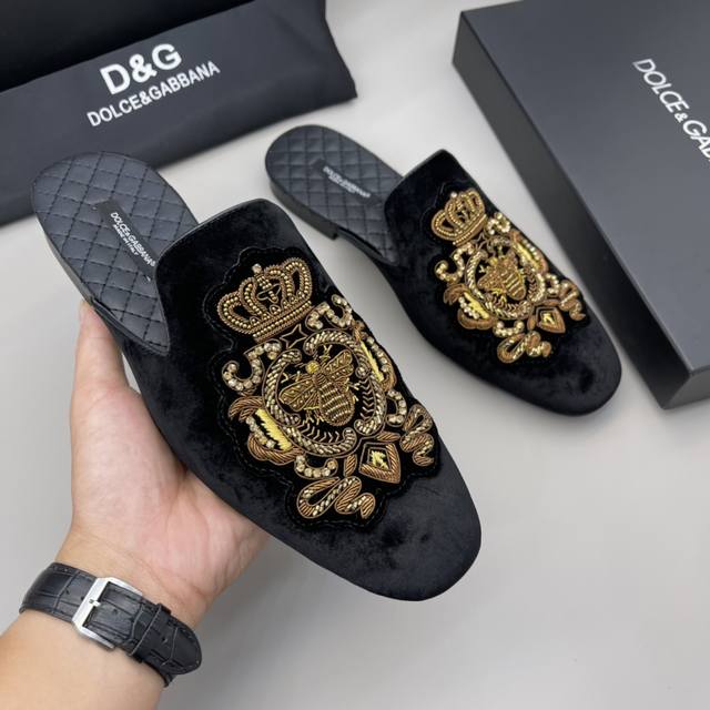 实价批 Dolce & Gabbana 高品质印度丝 纯手工刺绣D&G 原版进口天鹅绒面料 一体式裁剪 体现专柜品质 水染牛皮内里 原版大底 高品质 码数38-