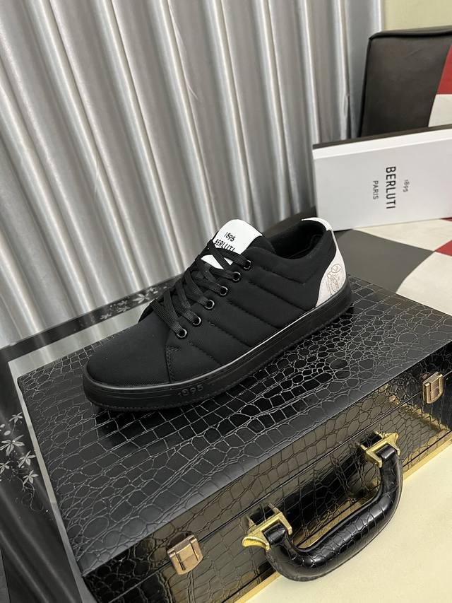 出厂价Pp： Berlui 布鲁缇布鲁提手工擦色休闲皮鞋，进口专用牛皮面擦色效果，配合真皮镭射雕刻图案 尽显奢华工艺 牛皮内里专用模具橡胶大底 鞋面雷射品牌专用