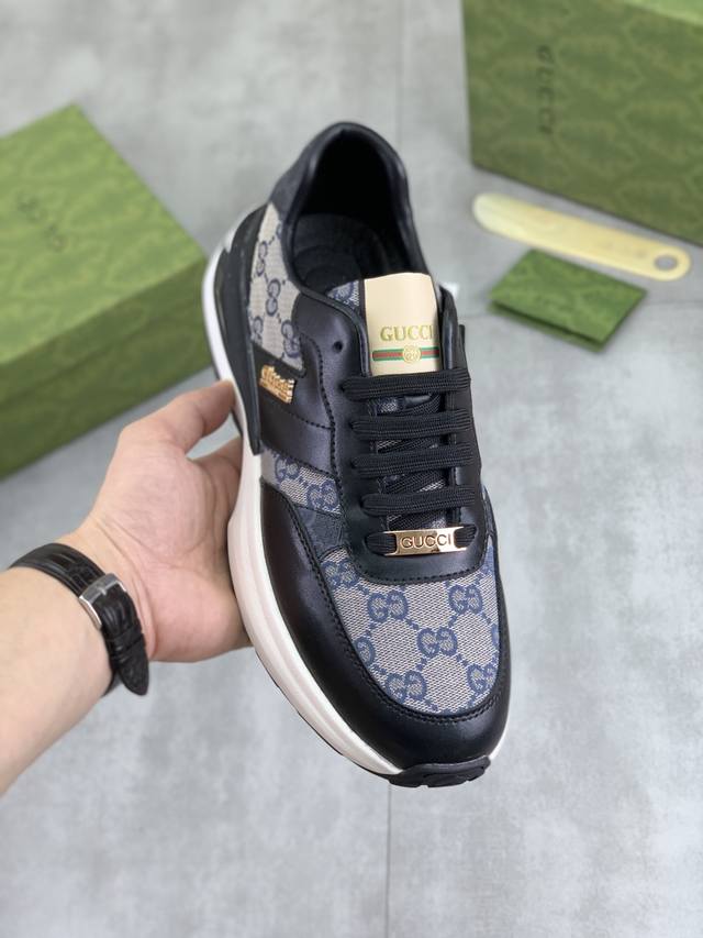 调工厂P价 男装男鞋 运动原单 古奇Gucci 官网最新款休闲时尚男鞋，爆款版型简洁大气，潮男专属.独有的官网最新品牌双G素元素古奇原版装饰，时尚又大方，面料原