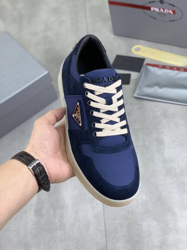 调工厂P价 男装男鞋 运动原单高品质牛里 Prada 普拉达经典款男鞋官网最新款上市了1：1复制，香港同步，走秀同台；全部采用小牛皮进口牛皮内里、橡胶大底原版防