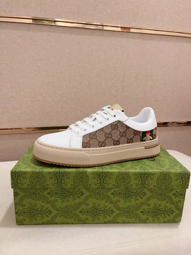 调工厂P价 男装男鞋 运动原单 古奇Gucci 官网最新款休闲时尚男鞋，爆款版型简洁大气，潮男专属.独有的官网最新品牌元素元素古奇原版装饰，时尚又大方，面料原版