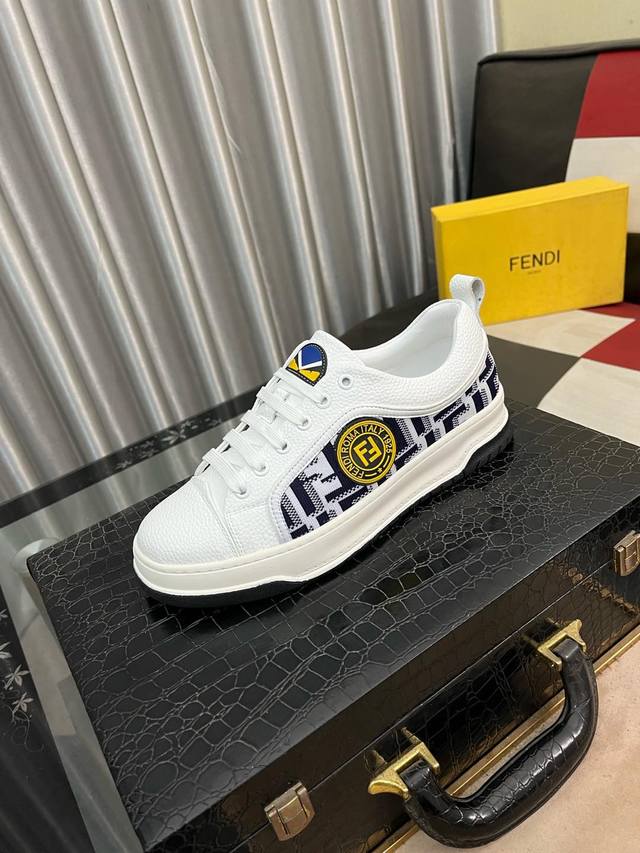 调工厂P价 男装男鞋 运动原单 Fendi 芬迪 男士最新款休闲鞋！专柜同步上市！复刻。内里采用头层顶级羊皮，原版原厂特供橡胶大底。引领时尚新概念。配码：38-