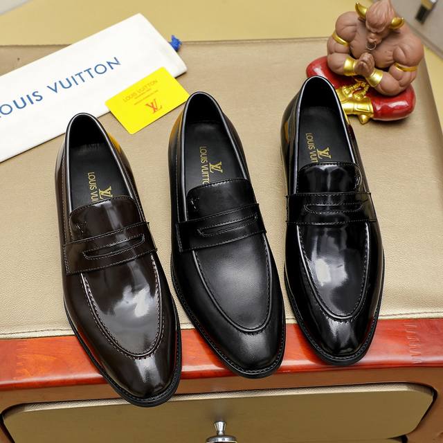 工厂P价 Louis Vuitton 路易威登 新款官网爆款！原版一比一复刻，那种沉稳内涵儒雅的品味无法言喻的开启时尚鞋履的旅程从容应对各种场合！大牌的气势不言