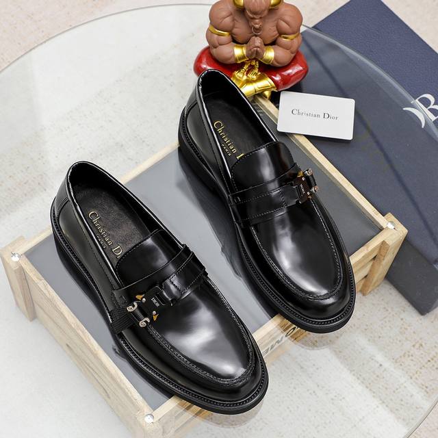工厂P价 Dior 迪奥 香港专柜新款休闲男鞋上市 官网1:1制作 意大利编织牛皮+水染皮内里 欧美大师设计 完美造型打造专柜品质，纯色橡胶耐磨大底加经典炫头！