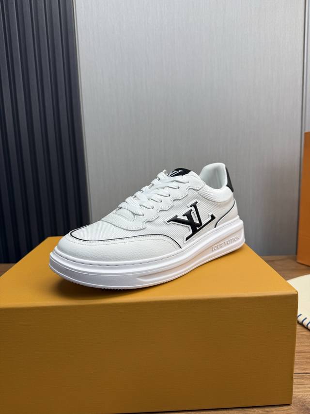 工厂P价 Louis Vuitton 路登易威 全新潮款Lv上市，休闲时尚男鞋原版1:1出货 鞋面采用进口品牌皮料+牛皮内里，原版耐磨橡胶大底，版型简洁大气，潮