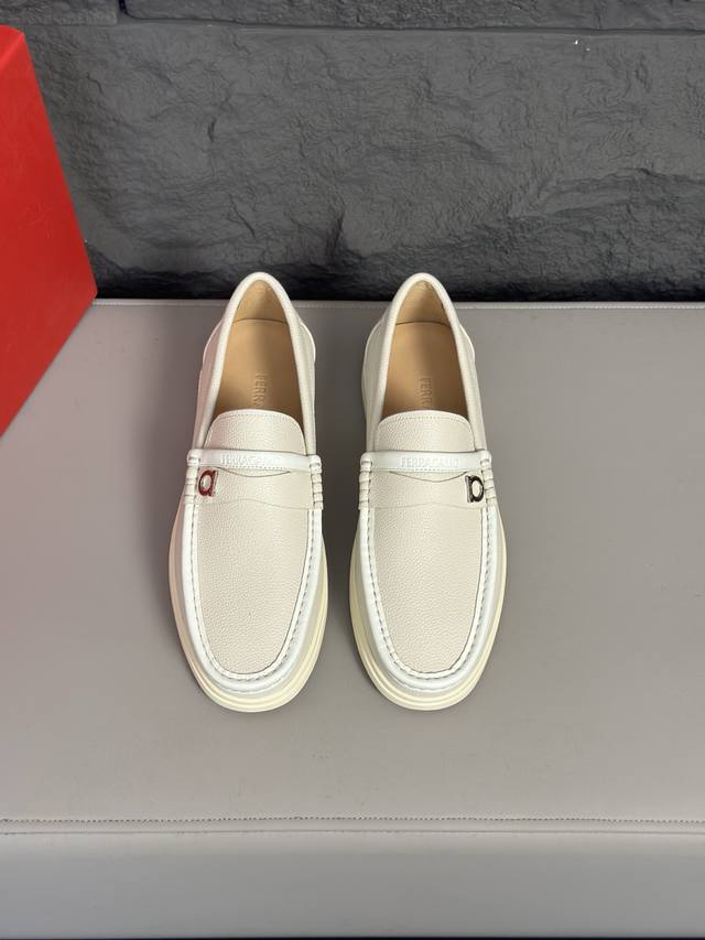 工厂P价 Ferragam菲拉格慕新款男士驾车鞋，一脚蹬百搭软皮乐福鞋清凉来袭！面料采用全进口牛皮，看得见的质感，重工车线，内里本染小牛皮，标配Logo牛皮垫脚