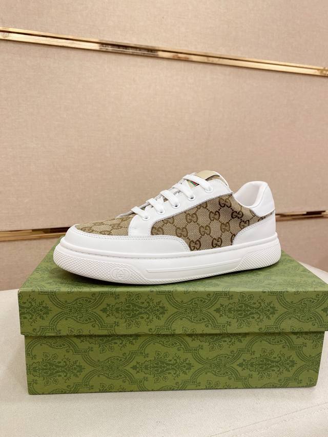 工厂P价 Gucci 古奇 新款专柜同步发售，鞋面意大利进口头层牛皮，全进口羊皮内里，完全1比1复刻，鞋底：原厂特供原版底，独家活动成型底超级舒适，原厂跟单货，