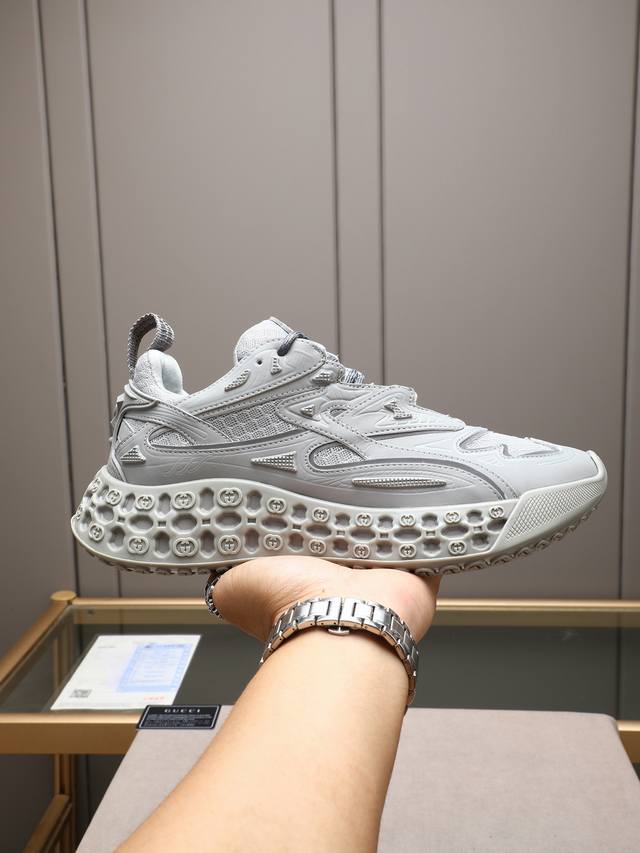 P Gucci Ripple系列2025休闲运动鞋，购入原版精准复.刻！还原细节品质，Gucci Ripple系列运动鞋采用创新缝线工艺制作，打造如水般的流动质
