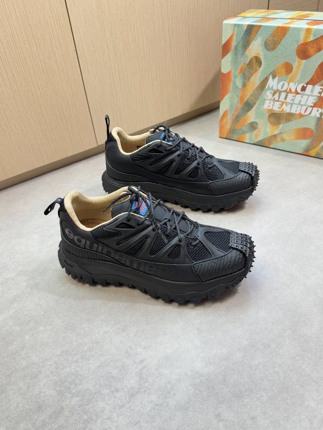 Moncier Salehe Bembury 蒙口联名款 -高端品质 蒙可睐 原单休闲运动鞋 -鞋面；纳帕小牛皮、品牌网帆布布匹、注塑品牌模块、凸显品牌原素、车