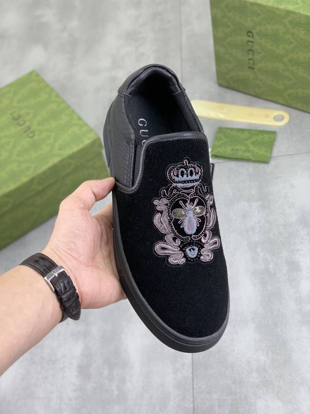 工厂P价P 实价 古驰 Gucci官网最新款经典休闲时尚男鞋爆款版型简洁大气，潮男专属.独有的官网最新品牌元素古奇原版装饰，时尚又大方，面料原版柔软小牛皮制作