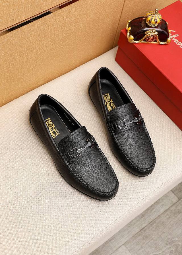 调工厂P价 男装男鞋 运动原单 商品商标：Ferragamo 菲拉格慕 豆豆鞋 正码码数: 39-44 38.45订制 商品材料：精选 进口荔枝纹牛皮鞋面+经典