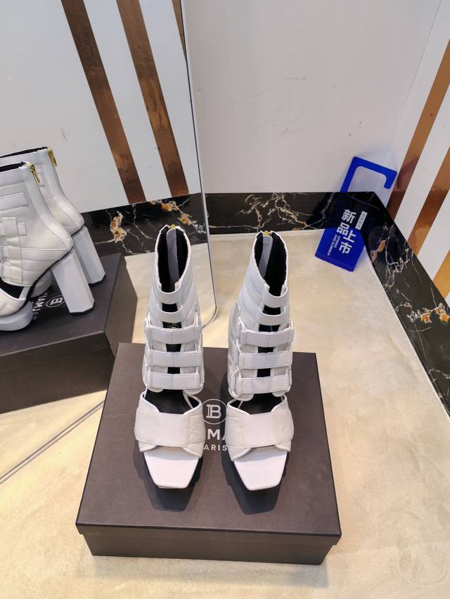工厂P价 女装女鞋 运动原单 ，* 巴尔曼秋冬2025最新款走秀防水台时装高跟凉靴 品牌巴尔曼由法国时装设计师 皮埃尔.巴尔曼 先生创立于1945年的老牌定制时