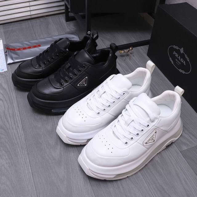 商品商标：Prada 普拉达 商务休闲男鞋 正码码数: 38-46 38.45.46定做不退换 商品材料：精选 牛皮拼接鞋面 羊皮内里 牛皮鞋垫 复合大底