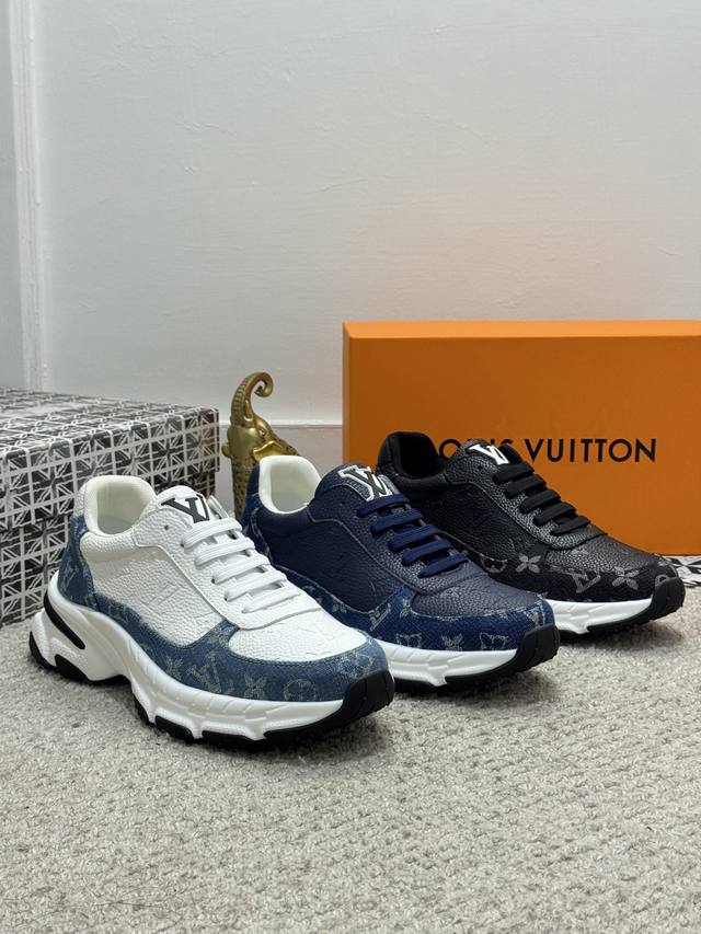 Loui* Vuitto* 顶级原单 路易威登 潮流时尚不失低调男士休闲鞋，鞋面牛皮搭配牛仔布，网布内里，舒适透气，原版橡胶大底，2色可选~型男必备。 Size