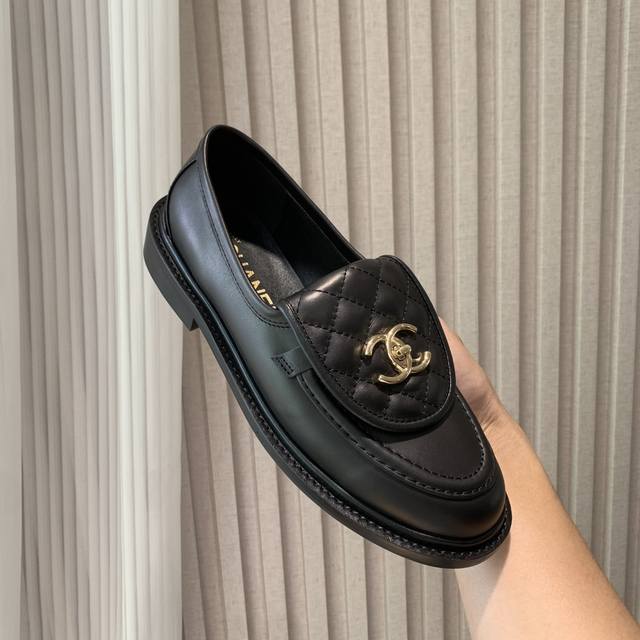 直销 官网同步高版本更新，Chanel 香奈儿早春新款顶级秋鞋单鞋系列__________________ 春季香家必备爆款，女神系列，拥有香家特色优雅名媛气质