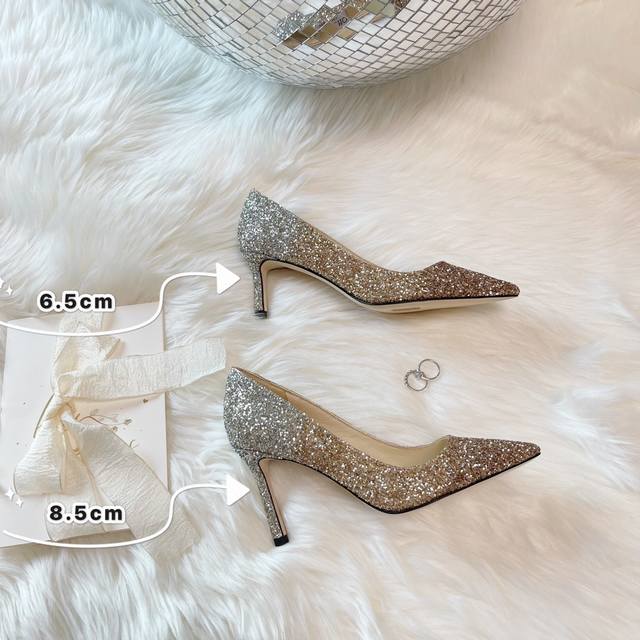 工厂P直销P直销 女鞋 女装 Size34–40 颜色款式近期还在增加，集合图没有的颜色可带图询问，只做顶级版 包括舒适度 女鞋 女装 皮面 鳄鱼、撞色系列、羊
