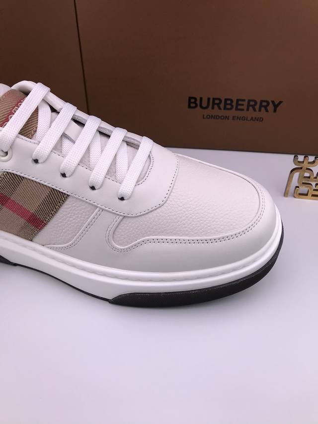 Burberr* 全折边纳帕牛皮 粗纹鹿皮 高档平底鞋 进口纳帕 精头层牛皮 肌理细腻，全手工折边 高档高级 粗纹鹿皮 纹理浑厚 质感一流 超软超舒适 全包牛皮