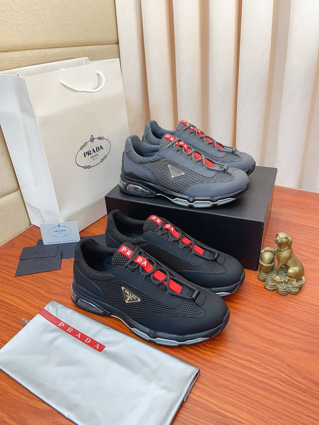 价： 高品质新款Prada 普拉达 专柜同步上市， 新款男鞋、面料精选进口面网配滴胶工艺。进口牛皮内里。高端气垫开模防滑橡胶大底，精美线条、简约大气，上脚舒服上