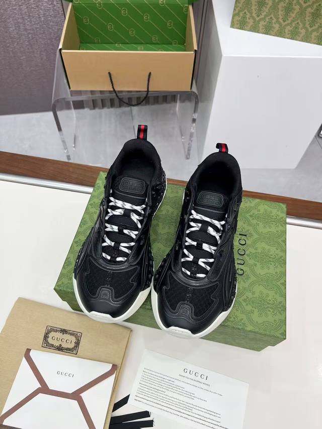 Gucci 古奇 新款 Cud3D系列，超酷的3D设计，充满未来科技风格，工艺与技术的完美结合，创新科技Demetra与网眼面料，侧面与鞋底全互扣式双G Log
