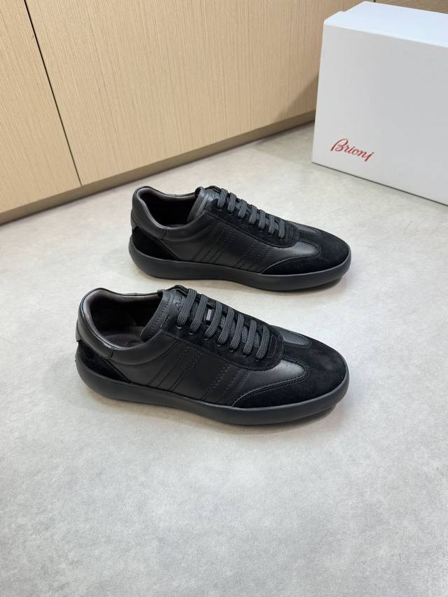 Brioni 布里奥尼 -高端品质 原单休闲运动鞋 -鞋面：进口纳帕小牛皮、反绒小牛皮、鞋舌空压品牌Logo -内里：水染牛皮 -大底：超轻Tpu发泡；成型大底
