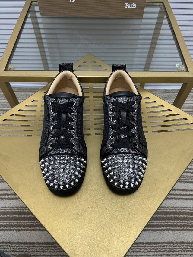定做款 出厂价P 。Christian Louboutin Cl红底鞋 专柜系列，情侣休闲板鞋 独家热款发布活动乳胶垫脚成品大底车线 女35-40#男38#-4