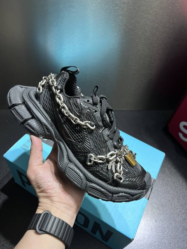 3Xl 同心锁 Phantom Sneaker 官方同步 全新3Xl十代潮流休闲鞋 增加全新设计 在延续 Tra Trainer 户外轮廓和复杂鞋面结构的同时，