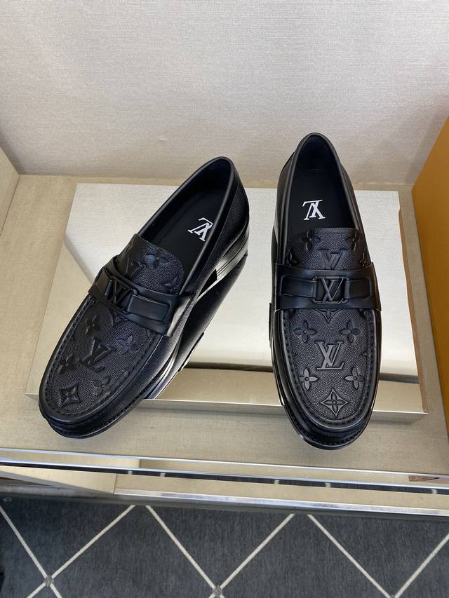 L*V 独家高品 Major 皮底乐福鞋 正码：39一44 经典款小皮鞋型！货！ 原版皮小牛皮 并非市场现成材普通材料！ 顶级手工艺 意大利全面进口原皮料小牛皮