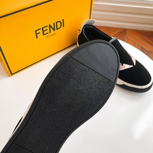 实价 Fendi* 芬迪 经典版鞋系列 F家小怪兽 鞋面采用高质感磨砂牛皮 羊皮内里柔软舒适 开模真爆底大底 百搭风时装男鞋 38-44