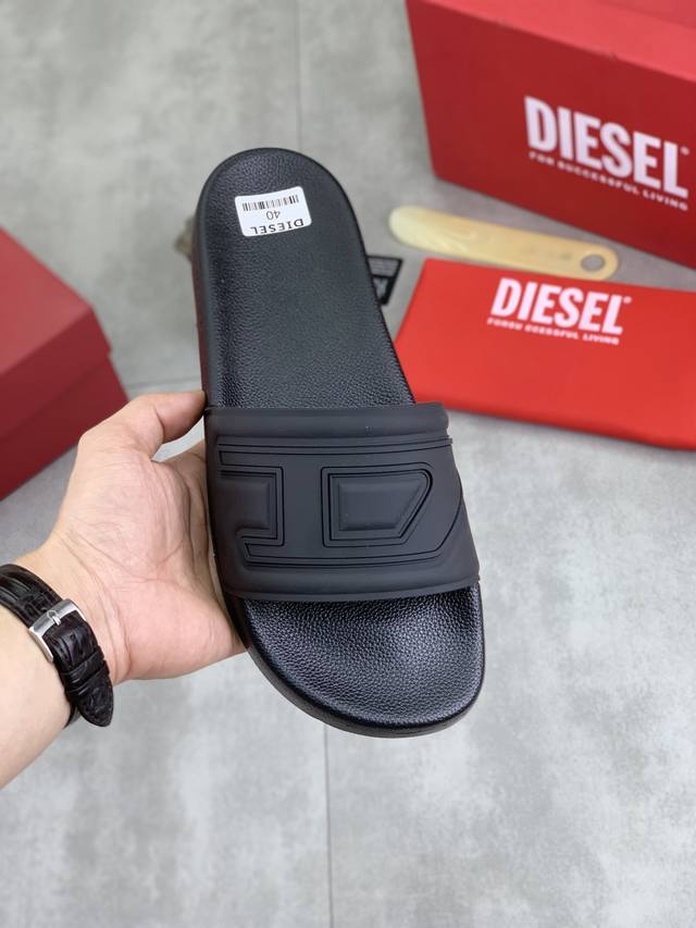 工厂P价P 实价Diesel迪赛 2025原版男鞋 经典款本款是官方主打经典款，质量，原厂名师制作，采用进口胶片，完美楦型，大方时尚的设计，吸引了众多消费者的追