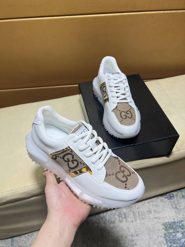 P 古奇 原单品质.～ 独特现代风运动鞋。休闲鞋潮男必备款 意大利进口原版品牌，进口原版皮，羊里 拒绝脱色磨脚 鞋底：原厂特供原版底，法国懒人风格设计 贴脚 在
