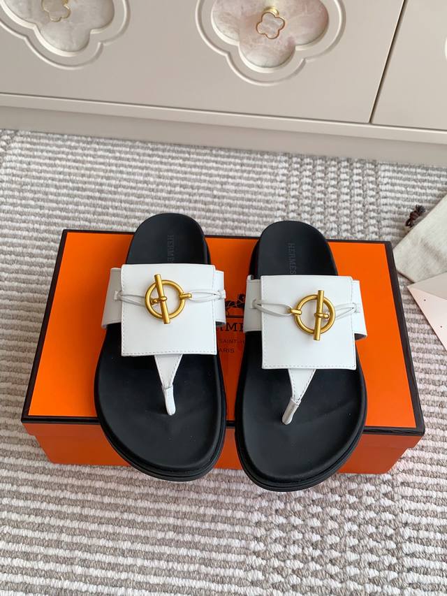 直销 女鞋 女装 Hermes 爱马仕H家Chypre系列 Kelly扣二舅拖鞋 品质 鞋面：进口小牛皮 掌纹牛皮 进口牛京 垫脚进口丝绸牛皮，原版开模大底 女