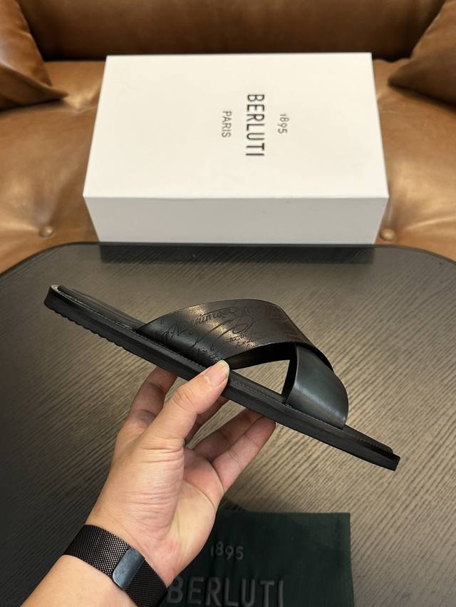 官网1:1 Berlut＊ 手工涂绘改色 时尚拖鞋 正码：39一44 高工艺纯手工货！时尚拖鞋高光款意大利全面进口小牛皮丕手工涂绘 超强质感、手感 ，中垫全包小