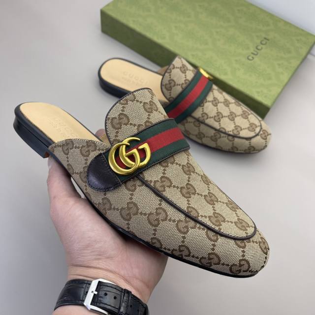 实价批 红遍半边天的Gucci 经典半拖 春夏又出新作，又得准备剁手啦购入正品开模套楦 从用料到楦形 一丝一毫都精准无确。私家开模原版五金 原版对色实心五金非市