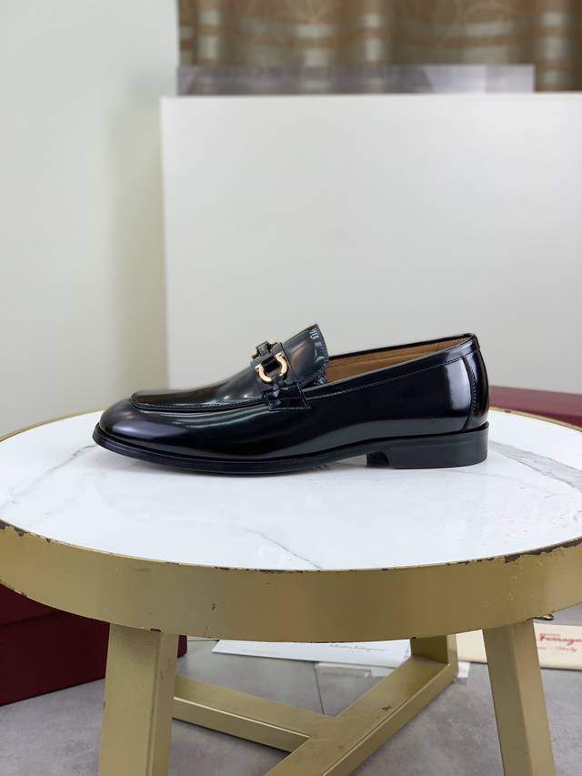 工厂P价P 顶级品质 真皮大底系列 Salvatore Ferragamo 菲拉格慕商务皮鞋，1:1顶级代购品质，鞋面进口精选原版擦色小牛皮，内里垫脚均用进口原