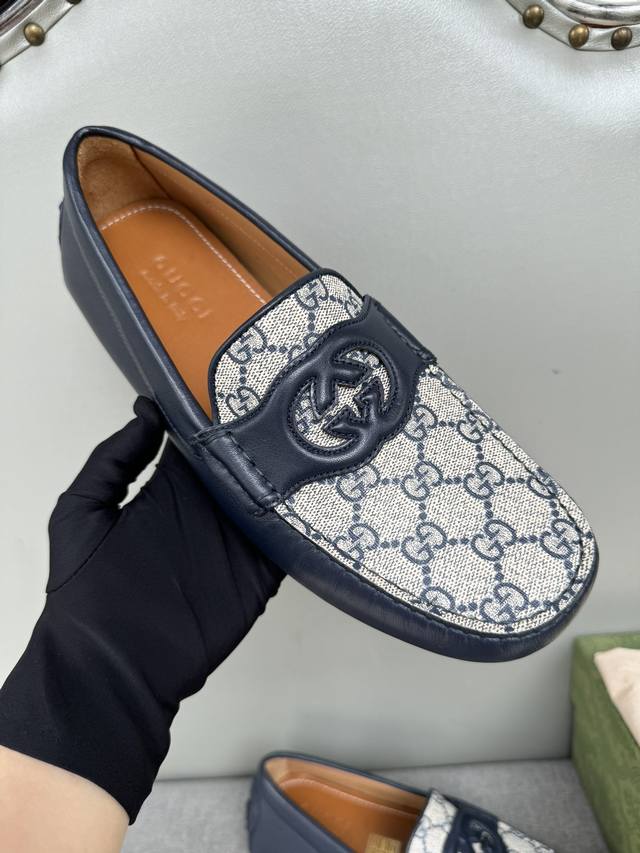 原单品质 专柜新款同步 古奇Gucci专柜新款 纯手工开车男鞋 豆豆鞋 套脚鞋 懒人鞋 ，精致手工缝线 做工细节堪比专柜 意大利进口牛皮 水染牛皮里 树膏皮垫脚