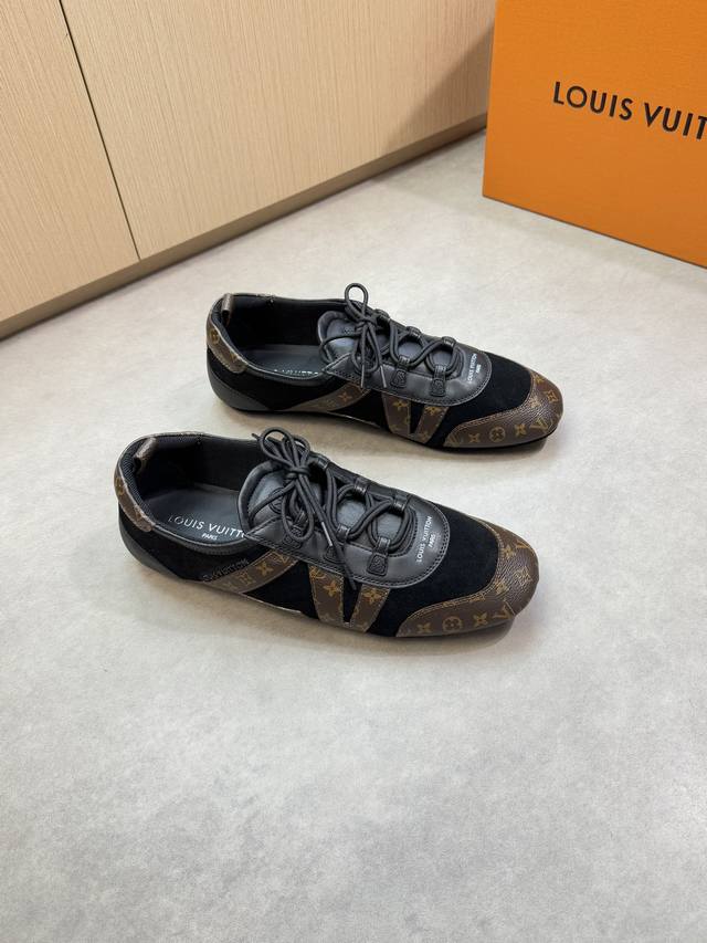 Louis Vuitton 路易威登 -高端品质 原单休闲运动鞋 -鞋面：纳帕小牛皮、反绒小牛皮、品牌图腾Pvc、鞋舌.鞋身.注塑品牌Logo、车缝品牌图腾 -
