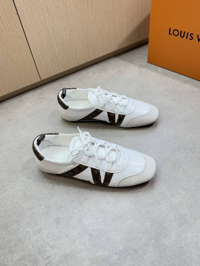 Louis Vuitton 路易威登 -高端品质 原单休闲运动鞋 -鞋面：纳帕小牛皮、反绒小牛皮、鞋舌.鞋身.注塑品牌Logo、车缝品牌图腾 -内里：品牌帆布，