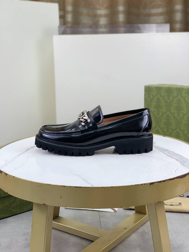 工厂P价P 顶级版本 原版发泡大底 品牌： Gucci 古奇 古驰新款商务正装休闲皮鞋 标准码：男码39–45 38需定做 等级：官网同款 原单品质 材料：原版