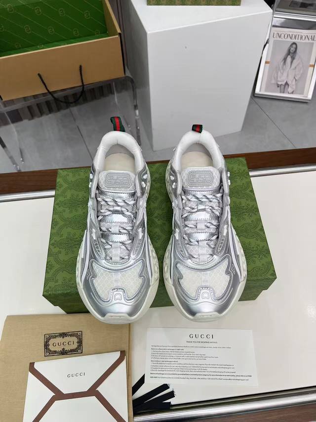 G家 -Size ：39-44 45定做 Gucci 古奇 新款 Cud3D系列，超酷的3D设计，充满未来科技风格，工艺与技术的完美结合，创新科技Demetra